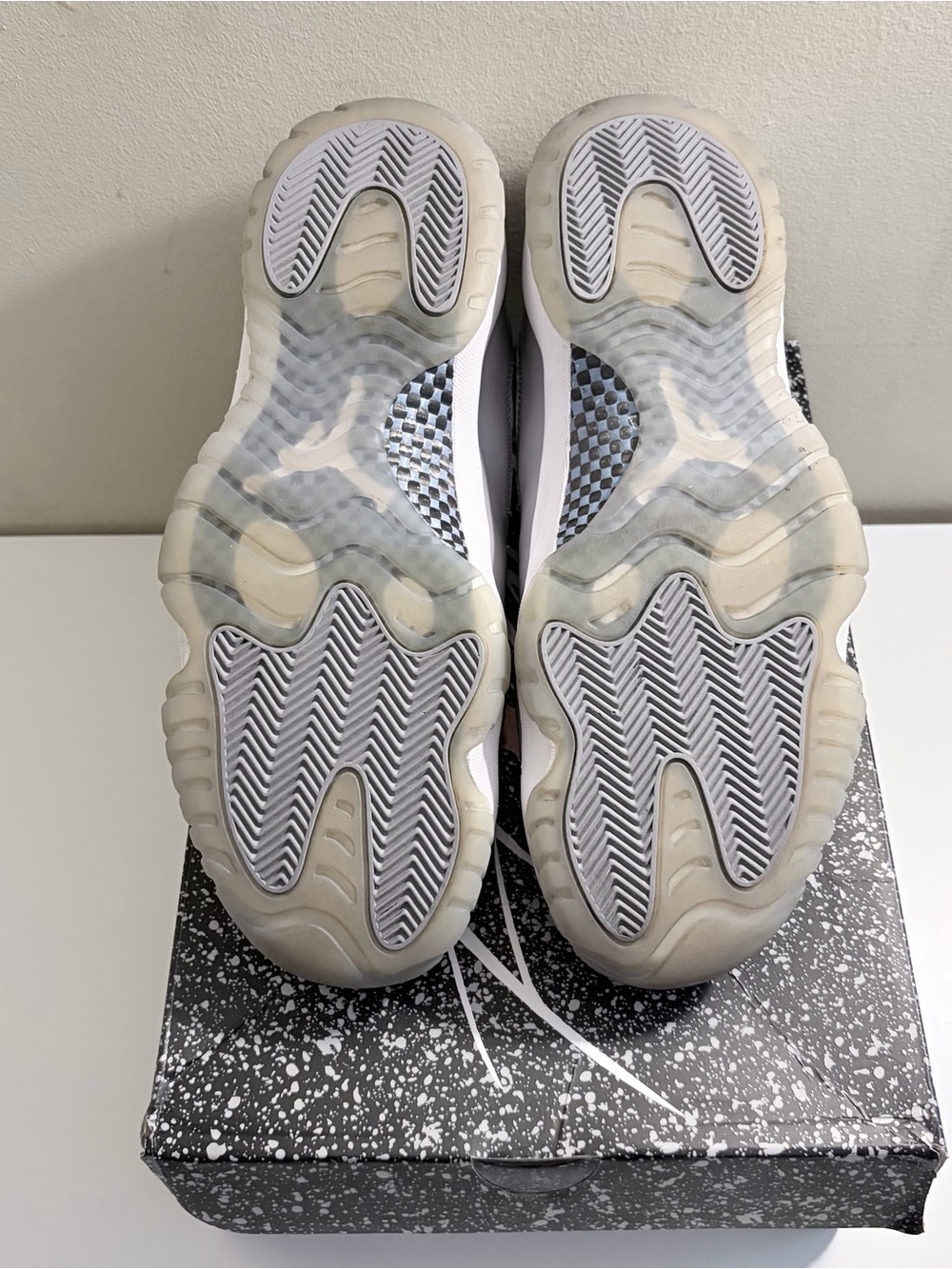 Men’s Jordan 11 Retro Low Cement Gray - Picture 6 of 6